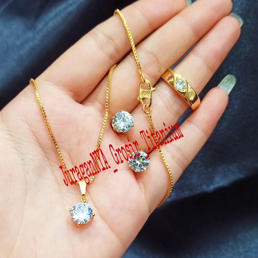 TITANIUM SET DESAIN SUPER SIMPLE &amp; ELEGAN PERMATA SATU J04410 PERHIASAN TREND ANTI KARAT LAPIS LOGAM EMAS KOREA