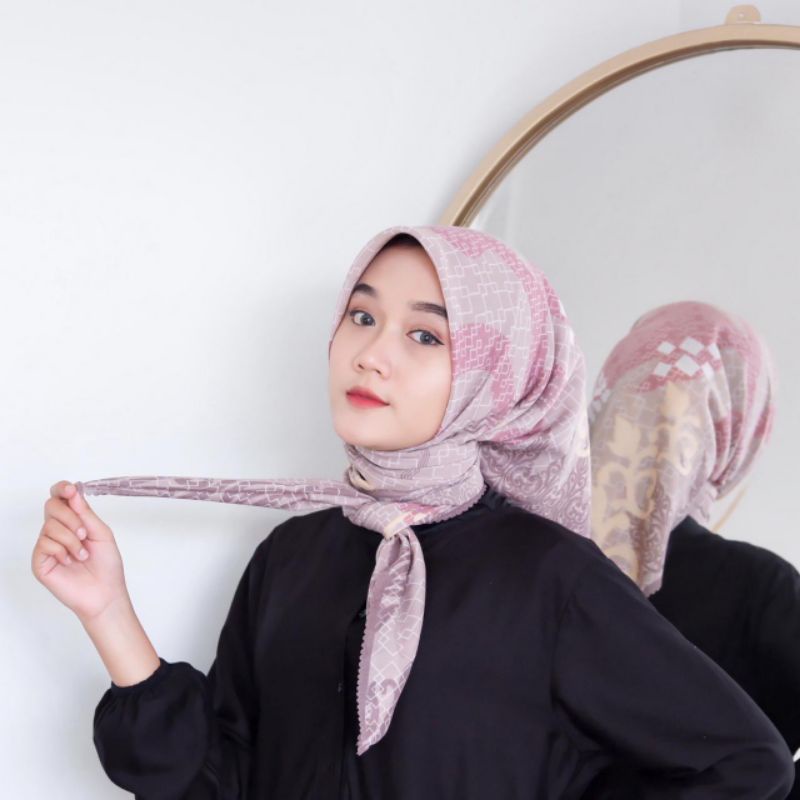 Square Motif Maira Part 1-M 40