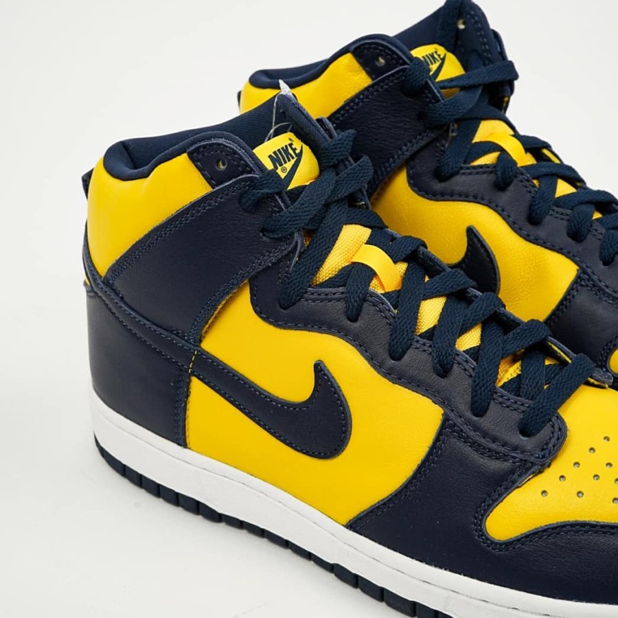 Dunk High Michigan