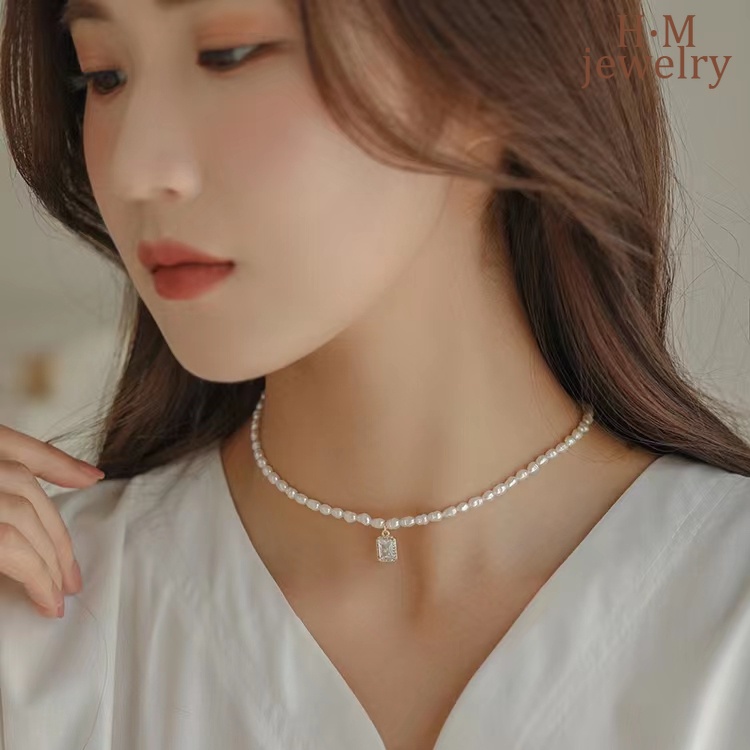 Kalung Rantai Klavikula Bahan S925 Silver Aksen Berlian Mutiara Bentuk Persegi