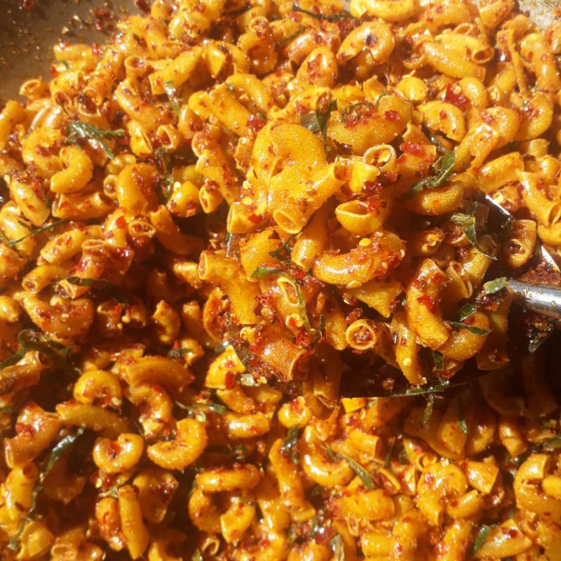 

Makaroni kriuk pedas daun jeruk isi 1kilo