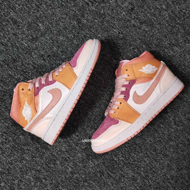 NIKE AIR JORDAN 1 MID APRICOT ORANGE