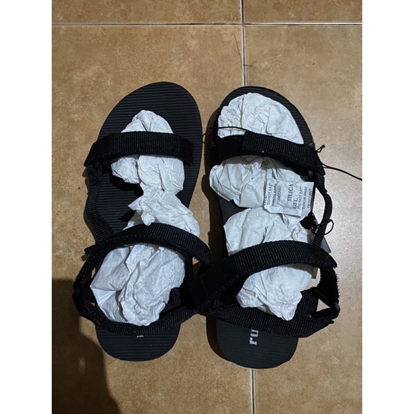 PRELOVED SANDAL RUBI