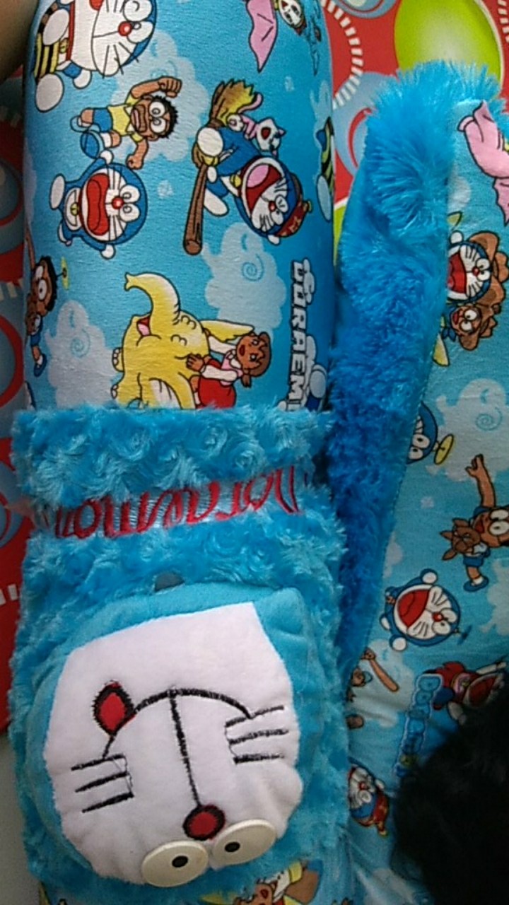 Bantal Cinta Sepasang Karakter Doraemon
