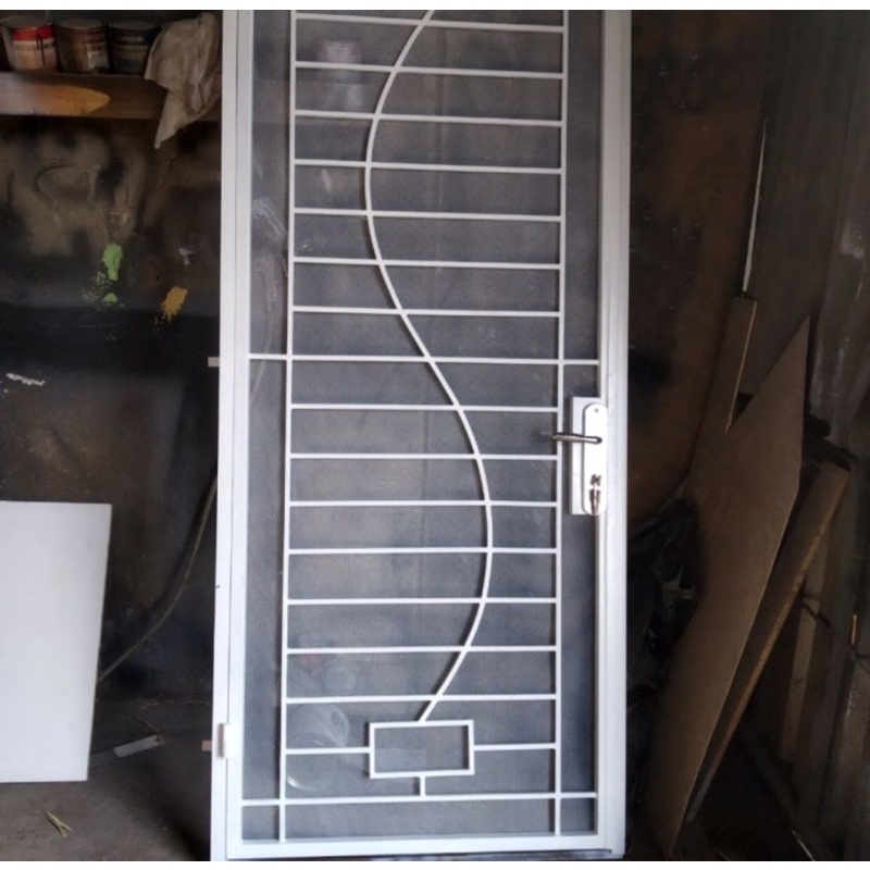 Pintu besi kawat nyamuk