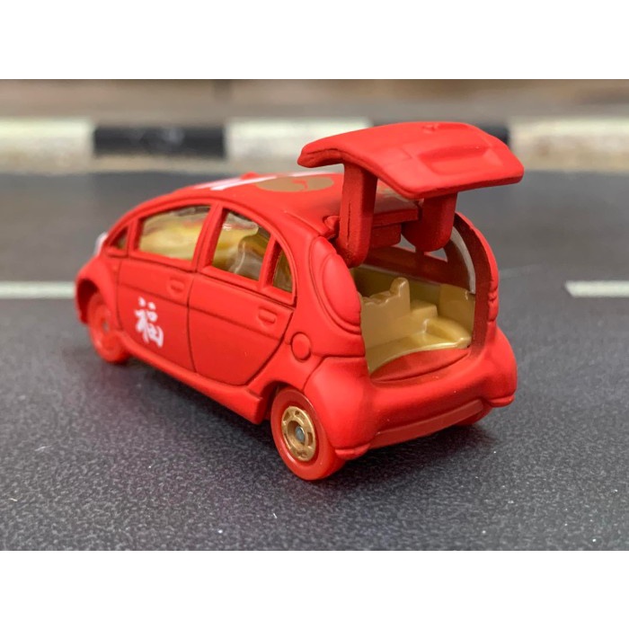 2014 Lucky Tomica Good Luck Charm Maneki Neko- Mitsubishi i-MiEV Red