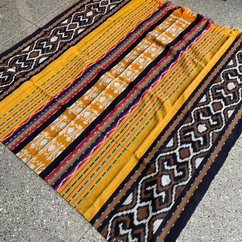TENUN ETNIK IKI TENUN IKAT BAHAN