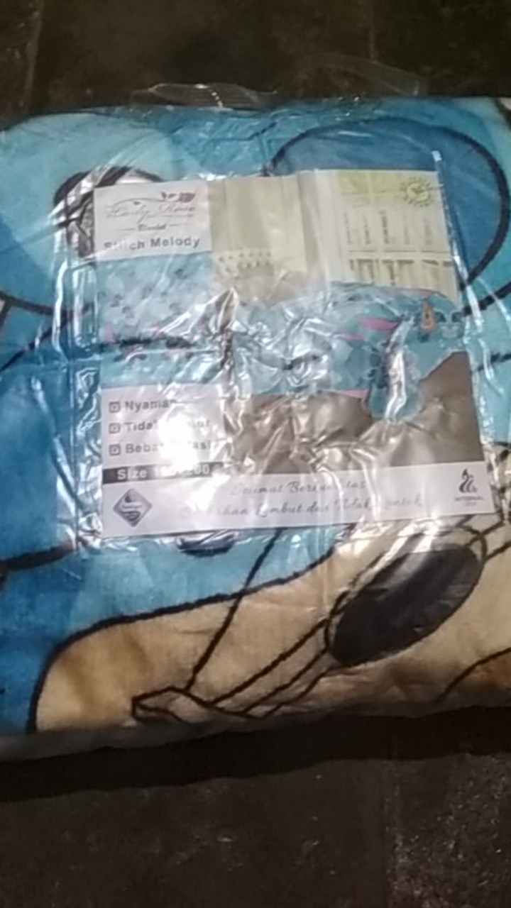 Selimut Anak Anak Lady Rose Uk. 160x200 Cm Motif Doraemon, Finding Nemo Dan Stitch