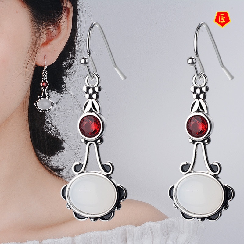 [Ready Stock]White Moonstone Earrings Long Retro Dignified