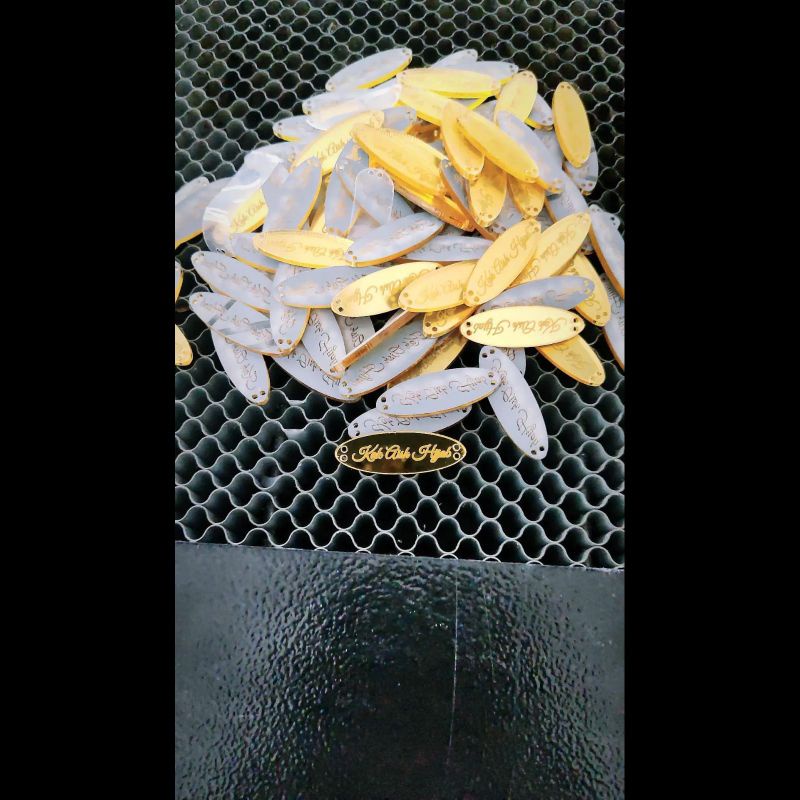 

Label akrilik Gold