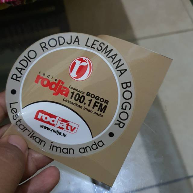 

Sticker rodja lesmana bogor gold plastick vinyl cutting