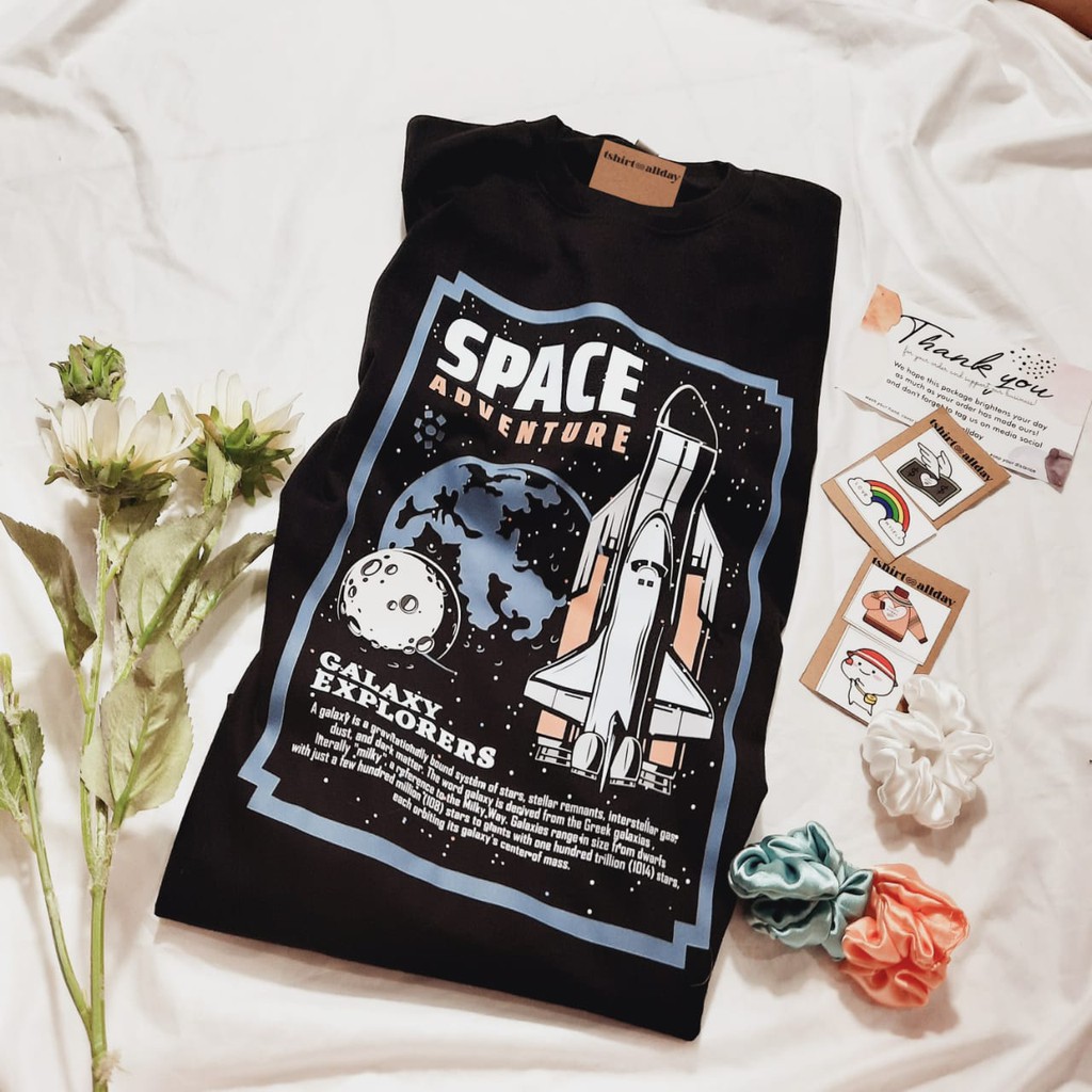 Tshitrallday Kaos Premium Unisex Pria &amp; Wanita bisa Oversize 100% Cotton Combed GRAPHIC GALAXY EXPLORE