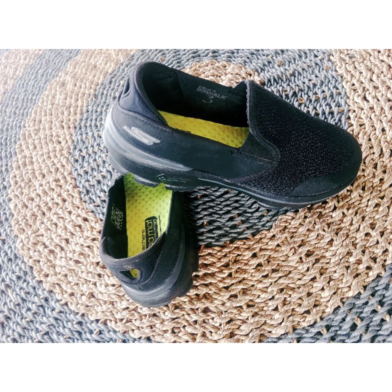 Preloved skechers black 39,5 ori