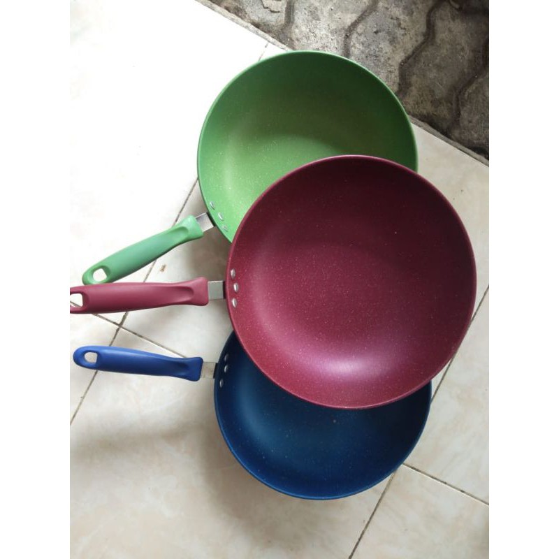 terlaris !!! wajan gagang enamel dan warna GSF anti lengket kuping &amp; gagang uk 32 - uk 34