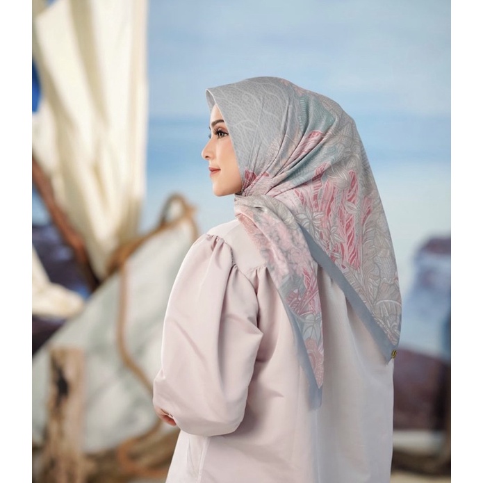 Buttonscarves Nusantara Series in Savanna