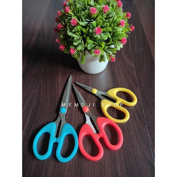 

Gunting Scissor Stainless Steel ROCKET
