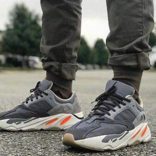 700 wave runner on feet