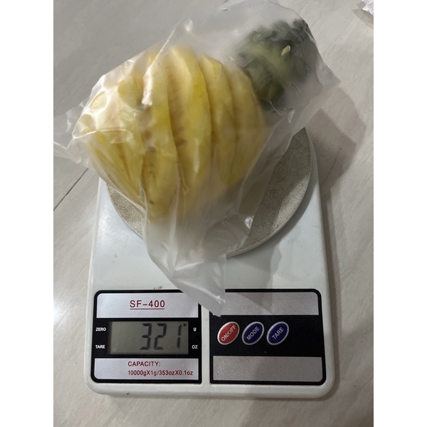 

Nanas Madu 1 buah kisaran 250-350 gram per buah