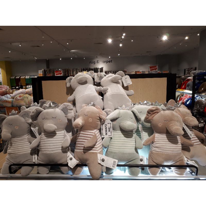 CUSHION GAJAH INFORMA/BONEKA GAJAH