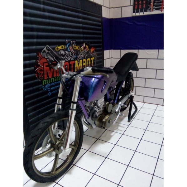 Miniatur motor cb 100 modif tiger herex dan gl herex