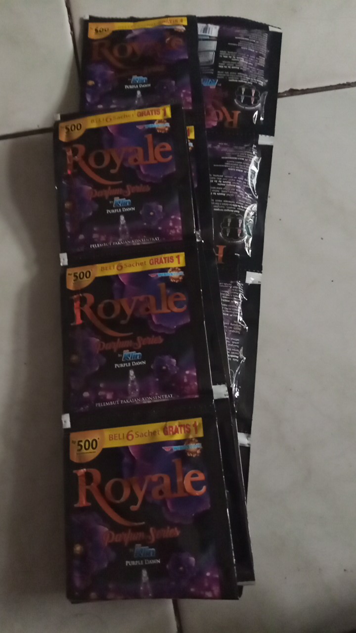 Royale Farpum Series Renteng (isi 12 Sachet)