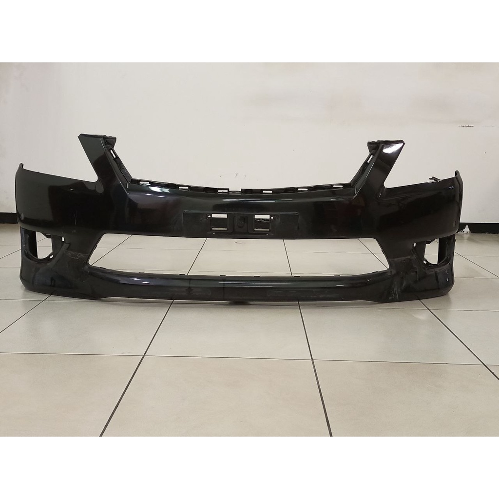 Bumper Depan Toyota Grand Innova V Tahun 2013 Bemper Depan Toyota Grand Innova V Tahun 2013 Bemper D