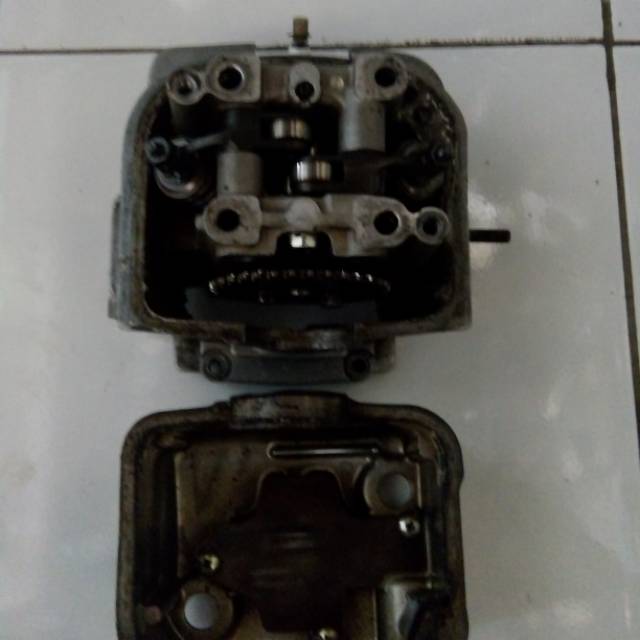 Silinder head Honda Beat karburator kvy/ spasi Scoopy 2010