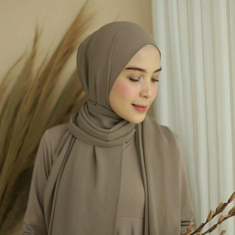 PASHMINA BASIC JAHIT TEPI 180X75 BABYDOLL ULTIMATE PASHMINA