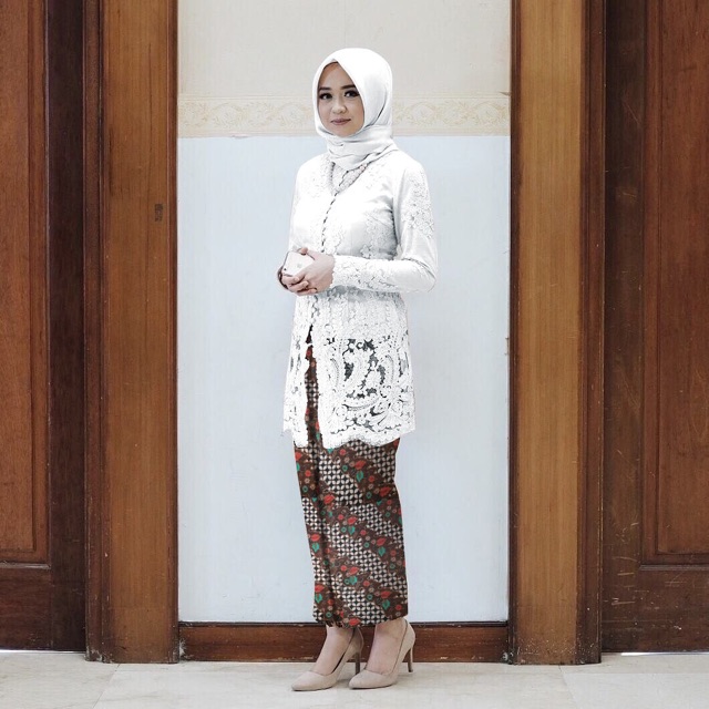 SET KEBAYA LITA KEBAYA BRUKAT CORNELI GLITTER 7 WARNA-2