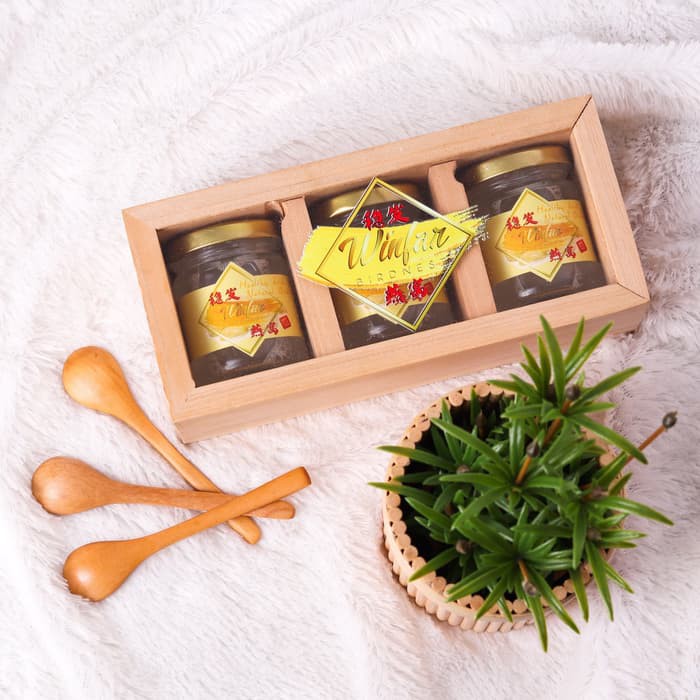 

MINUMAN SARANG BURUNG WALET WINFAR BIRDNEST 100ML/3BOTOL HAMPERS KAYU