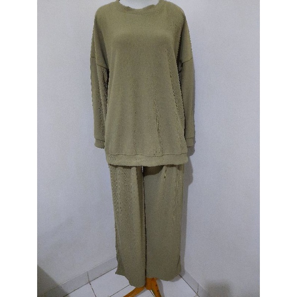 SETELAN CELANA KULOT HANOVER CLARKE WARNA MATCHA