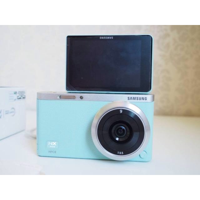 Preloved kamera samsung mirorless seri nx mini