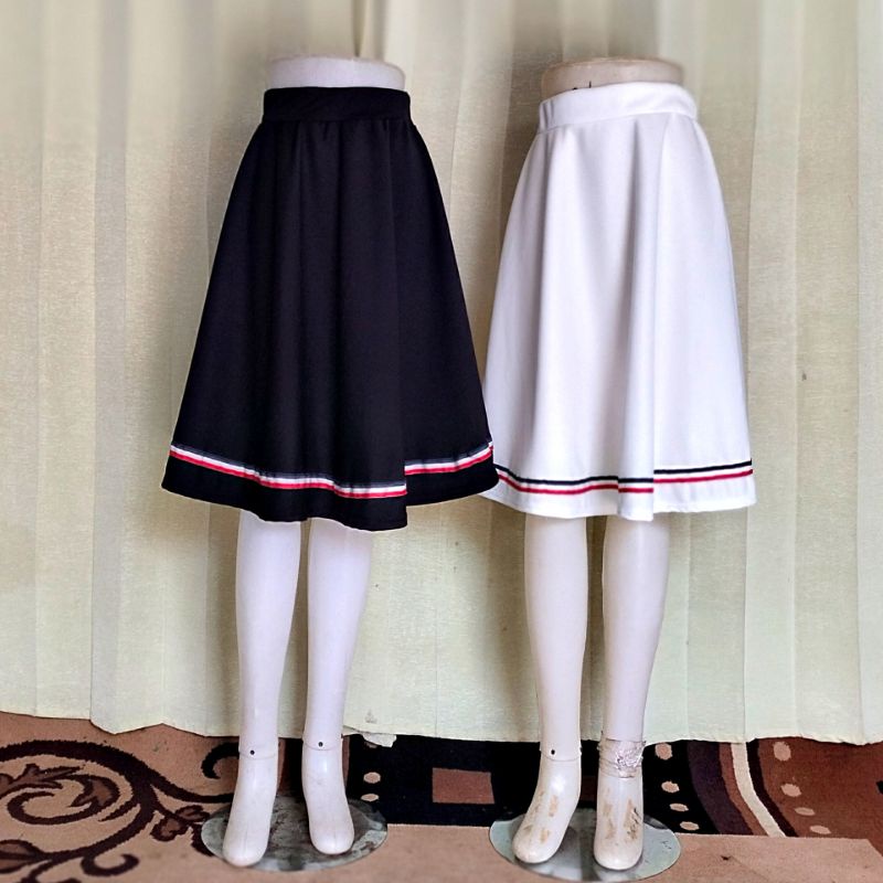 Rok Pendek Payung Scuba FlareMidi Skirt Korea Mayung Hitam Putih