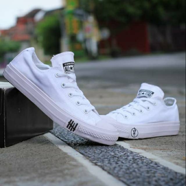 SEPATU CONVERSE FLASH OX WHITE PREMIUM