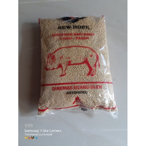 Pakan babi / Pakan babi 1 kg / Pur babi / Pur ayam / voer babi / voer ayam / makanan babi 1 kg