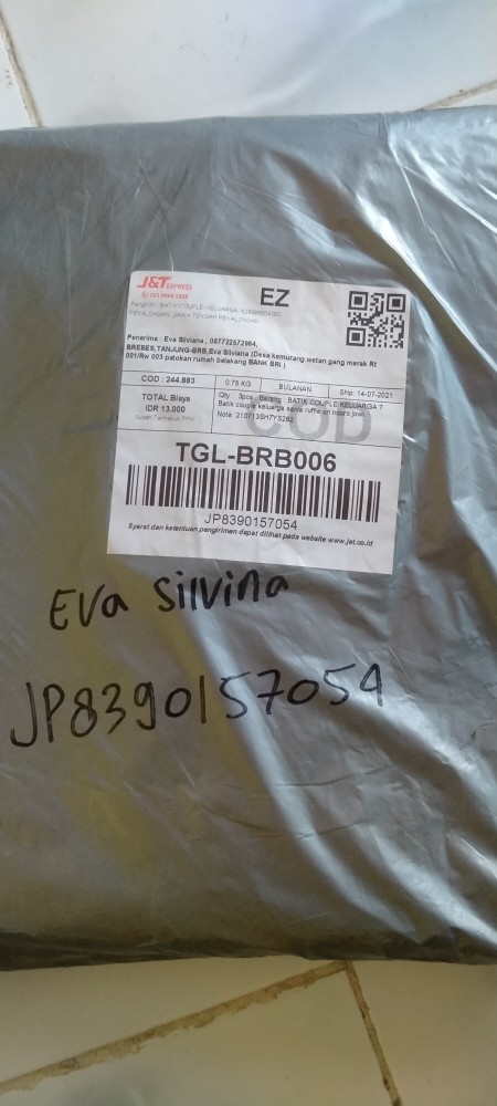 Batik Couple Keluarga • Batik Couple Keluarga Sania Ruffle Ori Ndoro Jowi Manuk Tarung Putih