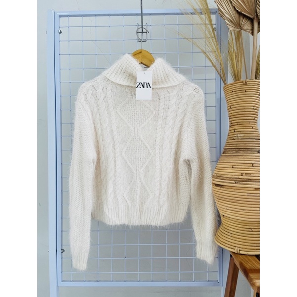 Sweater Zara Fuzzy New with tag