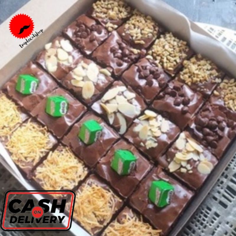 

XXX Brownies Fudgy Dark Chocolate Aneka Toping 20x20 Isi 25 Potong