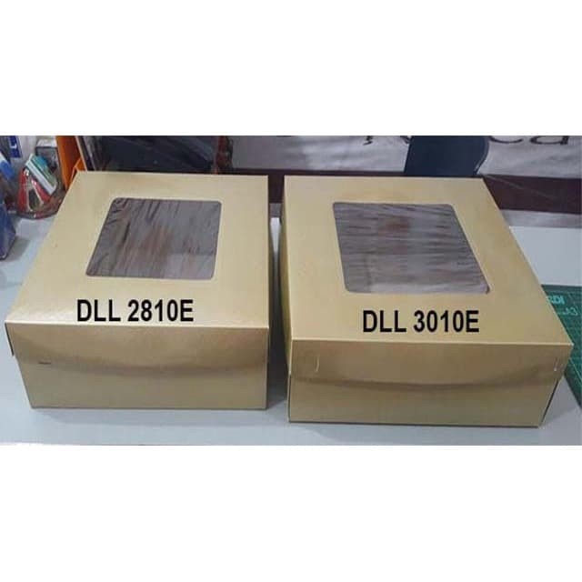 

Dus Kue Emas DLL 28x28x10 PX ISI 10 PCS