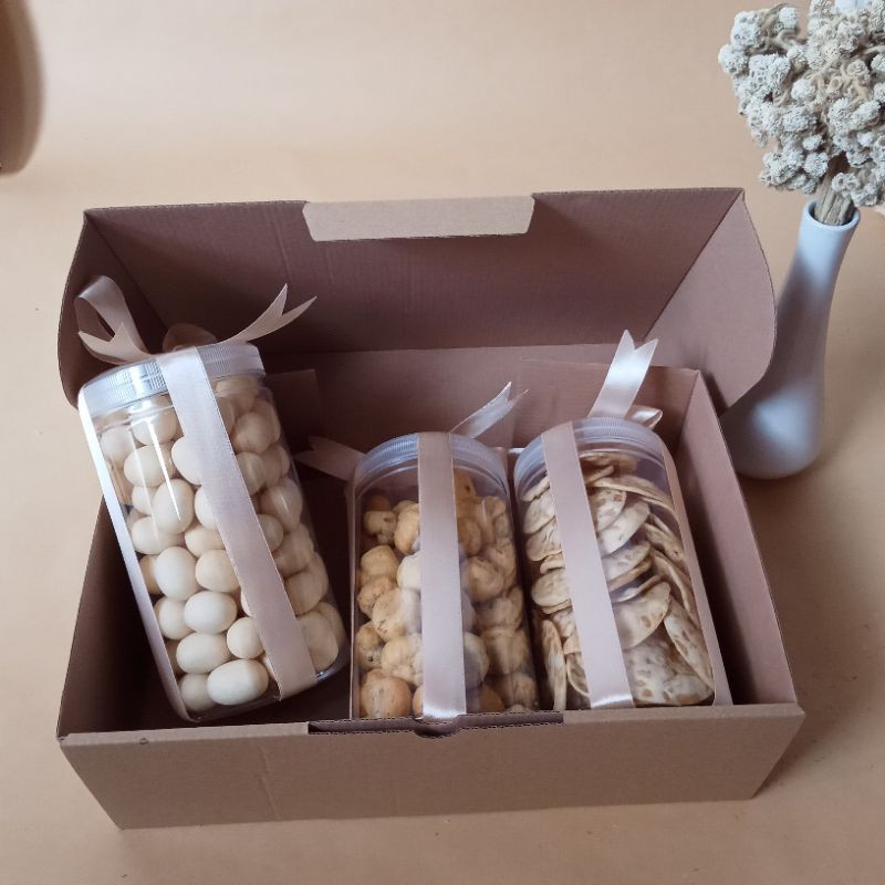 

Hampers Lebaran, Hampers hari raya, kado ulang tahun, camilan kriuk kriuk