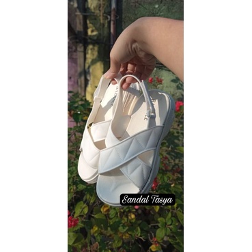 Sandal Gunung Jelly Tali Silang Platform Wanita Import Balance 2201 Terbaru Bahan Karet Korea Style Tinggi 5 cm