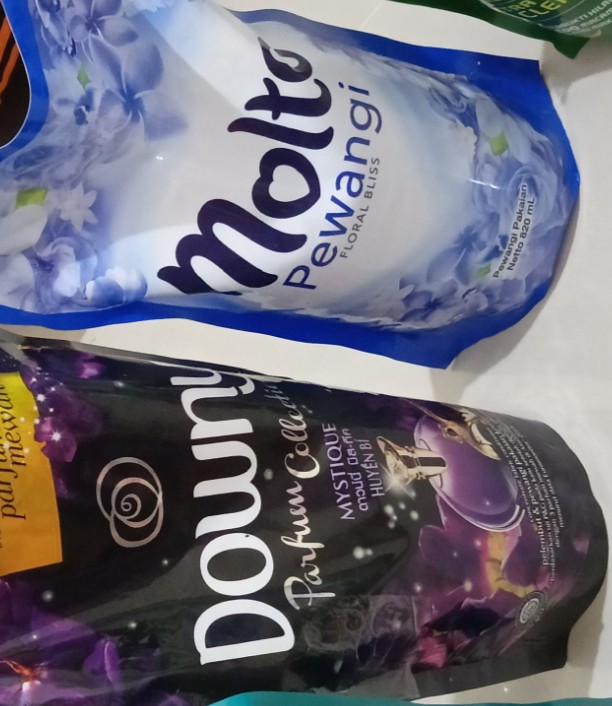 Downy Pelembut Pakaian 680/720ml