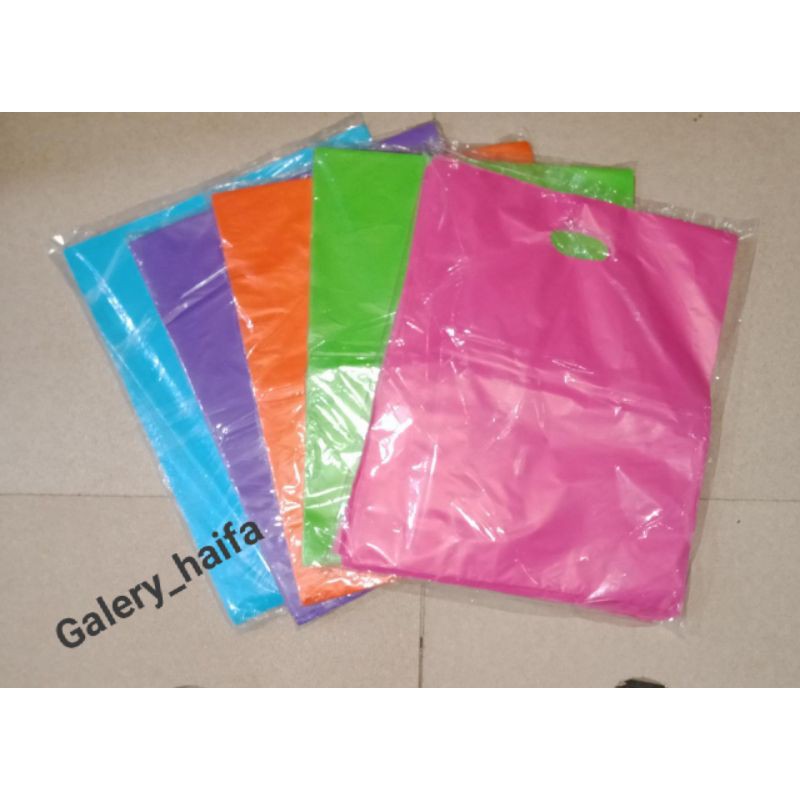 Kantong Plastik pon / plong Polos 30x38