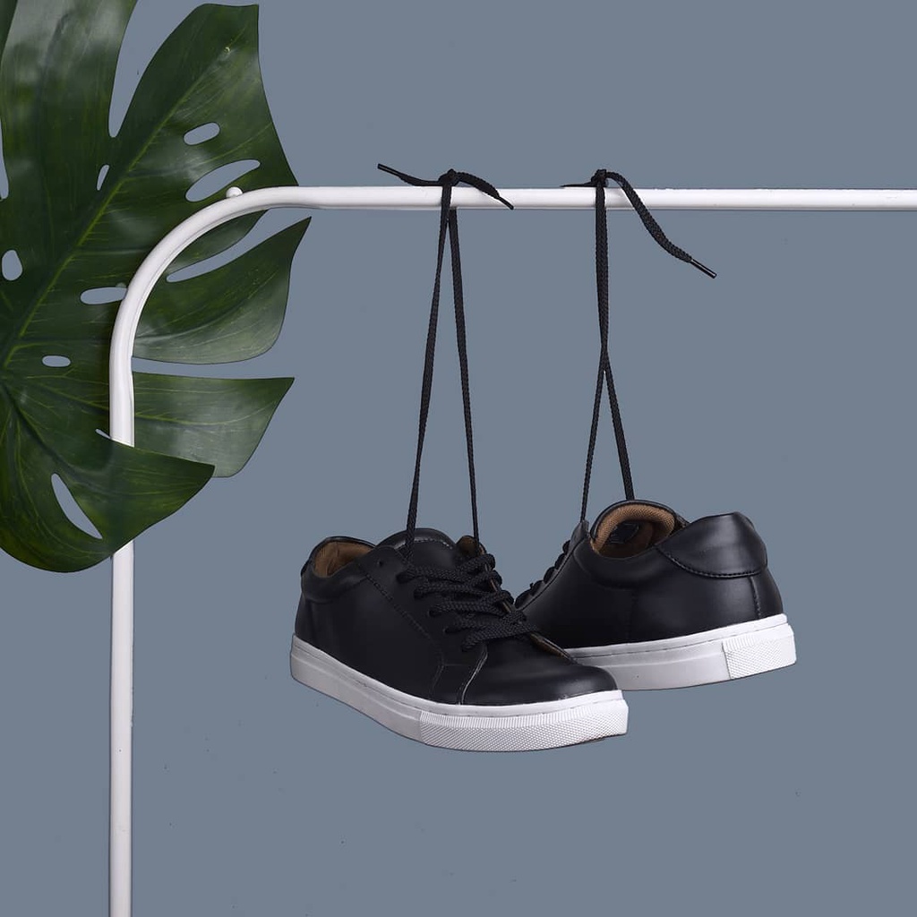 MEDIANT BLACK |ManNeedMe x Reyl| Sepatu Sneakers Pria Casual Shoes ORIGINAL