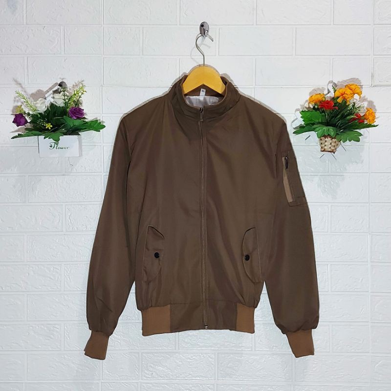 JAKET BOMBER PARASUT/jaket pria dan wanita terbaru