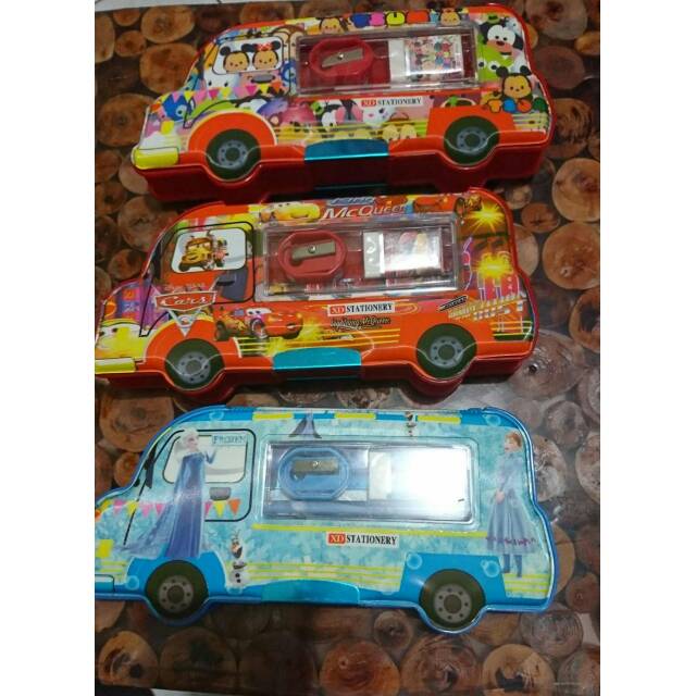 

Tempat pensil kaleng mobil set