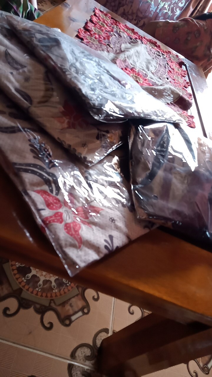 Atasan Blouse Batik Wanita Modern Fashion Wanita Kekinian Brokat Batik Kombinasi Ruby And Arsyla