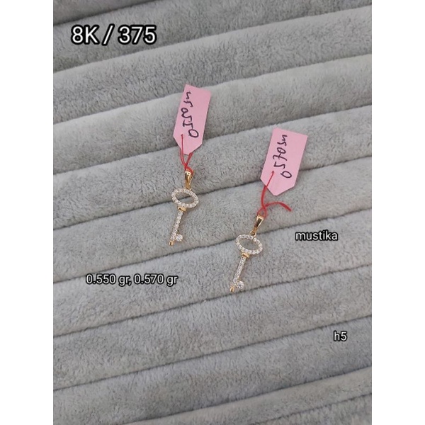 Liontin kunci model 8K / 375