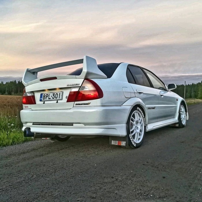 lips evo3 sidekirt kanan kiri add on blkng evo5 lancer evo 3 bahan duraflex berkualitas