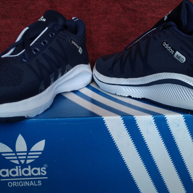 Sepatu adidas sport